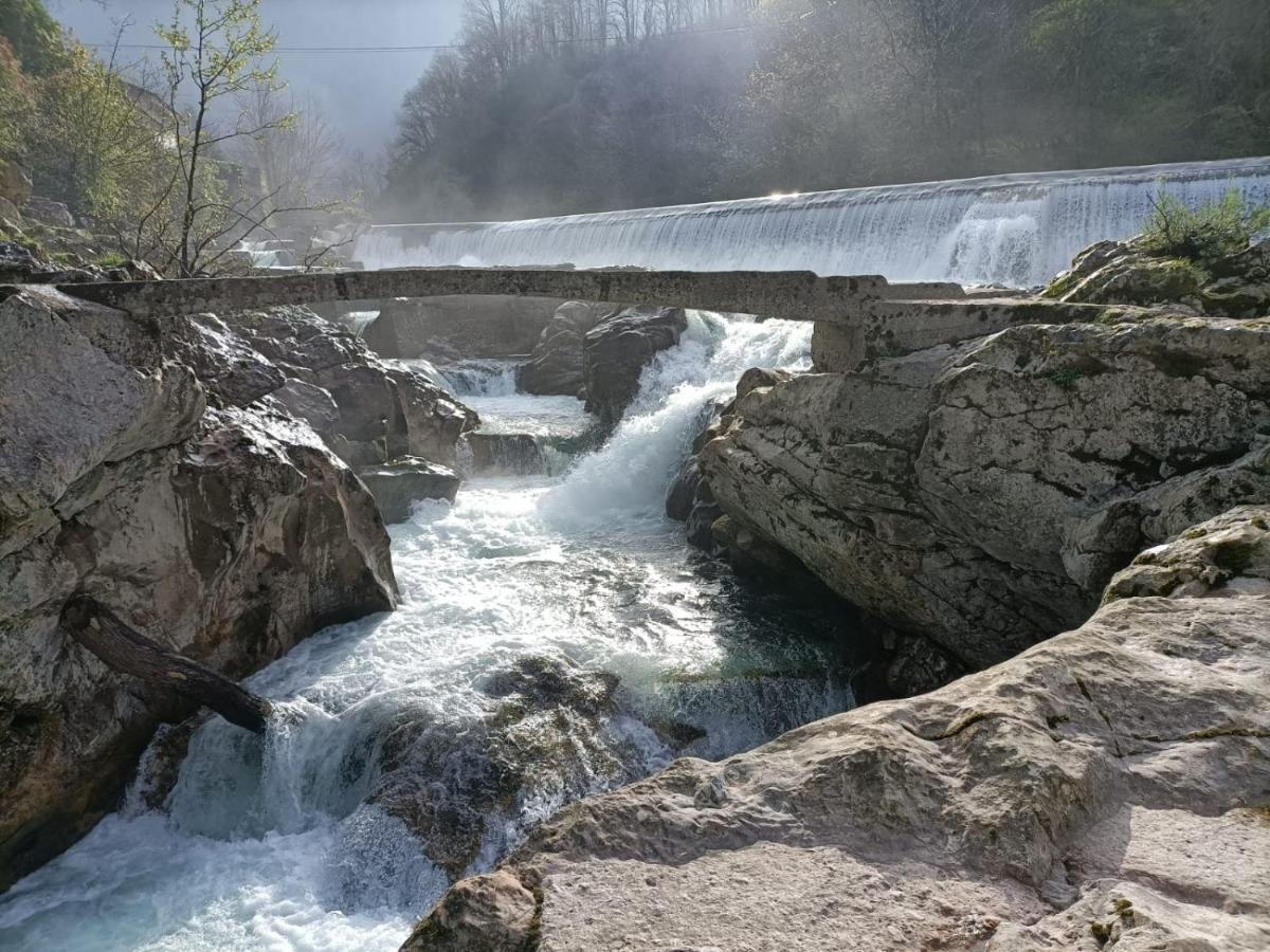 La Salmonera Cangas De Onis Caño Eksteriør billede
