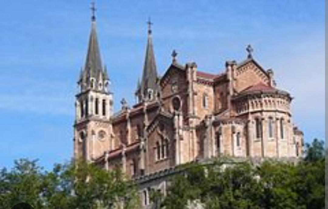 La Salmonera Cangas De Onis Caño Eksteriør billede