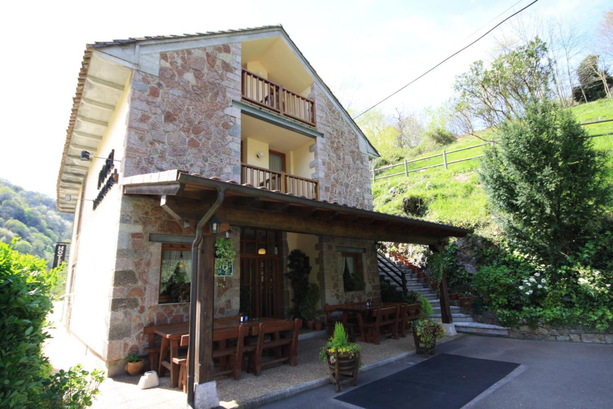 La Salmonera Cangas De Onis Caño Eksteriør billede